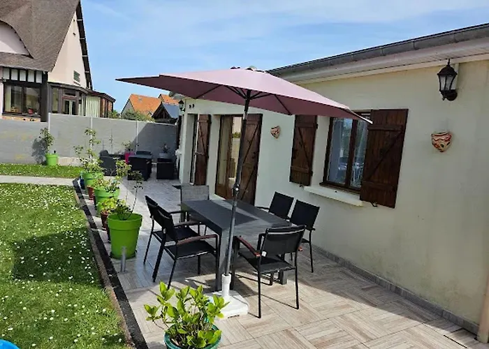 Prázdninový dům Maison Confortable A Avec Jardin Prive Ver-sur-Mer