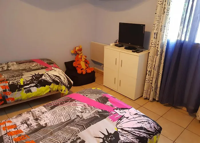 Prázdninový dům Maison Confortable A Avec Jardin Prive Ver-sur-Mer