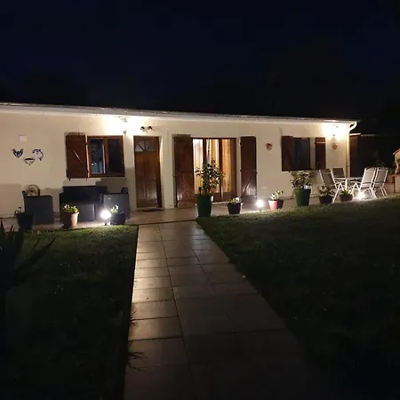 Maison Confortable A Avec Jardin Prive Tatil Evi Ver-sur-Mer