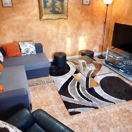 Maison Confortable A Avec Jardin Prive