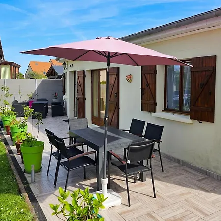 Casa vacanze Maison Confortable à Avec Jardin Privé Ver-sur-Mer