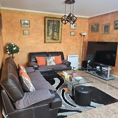 Дом отдыха Maison Confortable A Avec Jardin Prive *