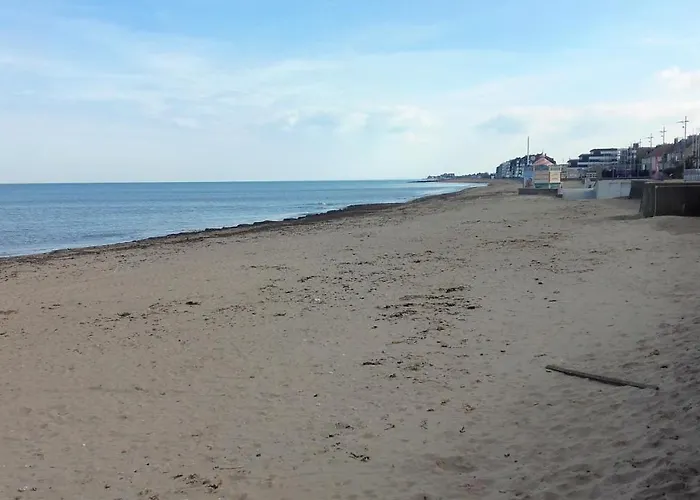 Maison Confortable A Avec Jardin Prive Ver-sur-Mer